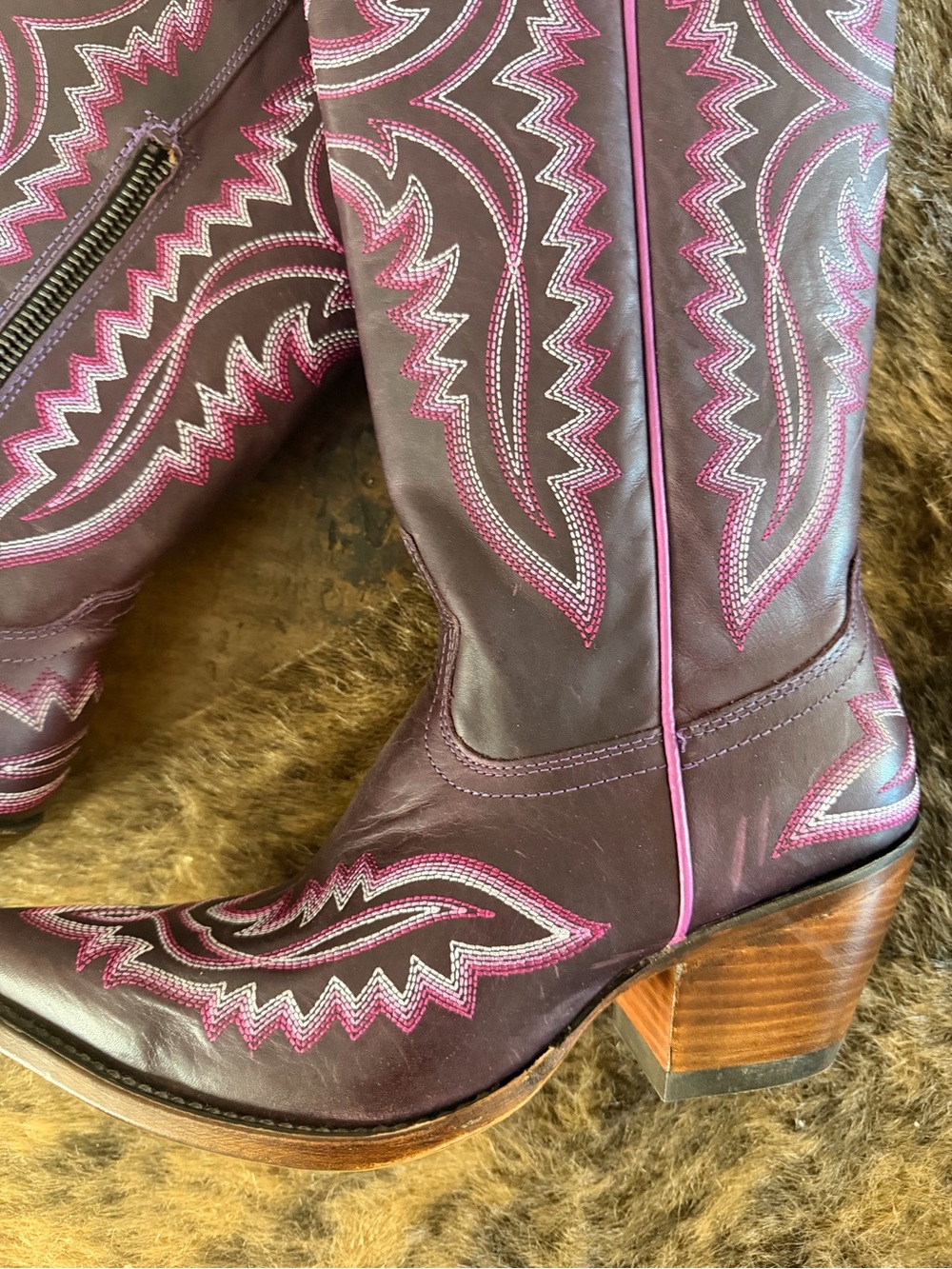 ARIAT WOMENS DEEP PURPLE CASANOVA BOOTS sz 7 - Picture 3 of 7